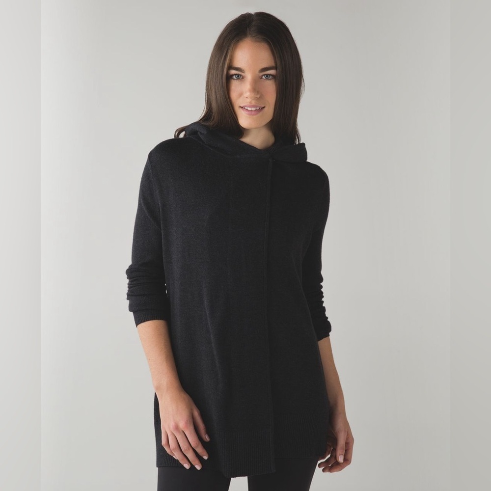 Lululemon Peace Of Mind Wrap size 4
Heathered Black